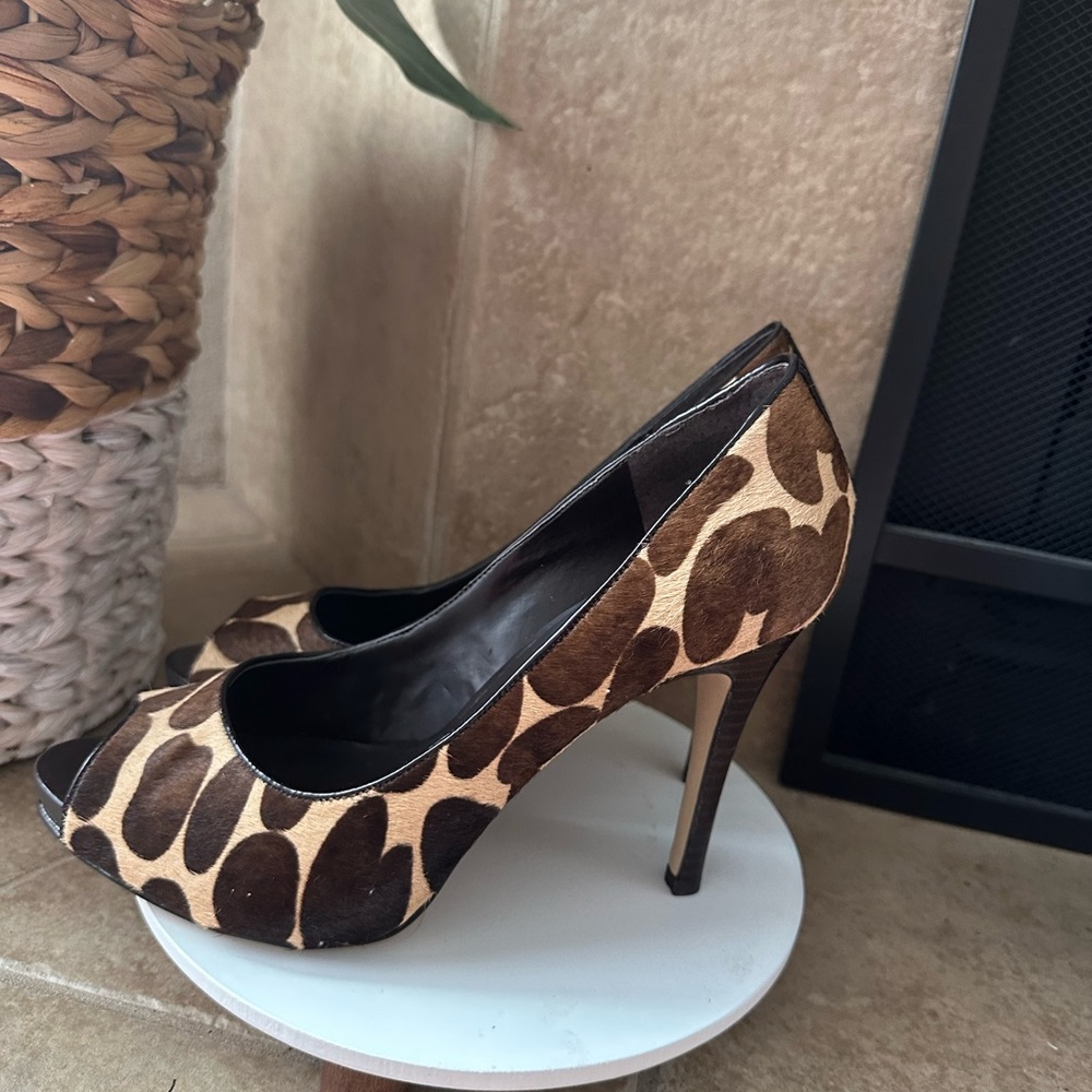 Heels - Picture 3 of 4